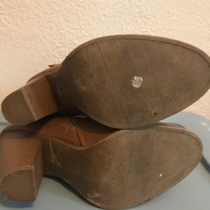 LC Lauren Conrad heeled booties